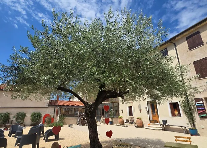 Le Perine 6 Pensjonat 3*