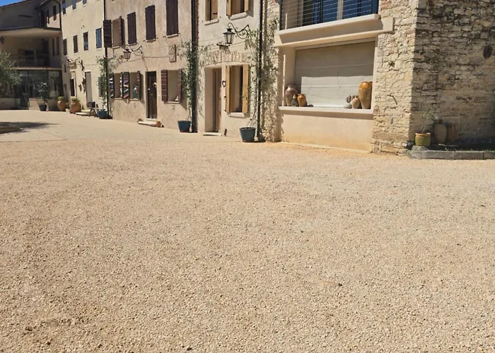 Le Perine 6 בית הארחה ולדוביאדנה